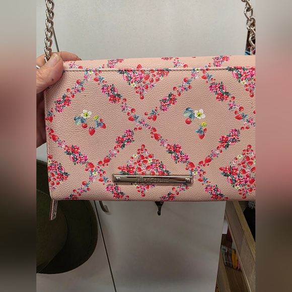Betsey Johnson Floral Bow Crossbody Bag - Picture 5 of 5